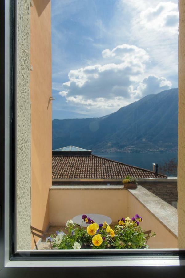 Al Pontile - The House Of Travelers Villa Sala Comacina Exteriör bild