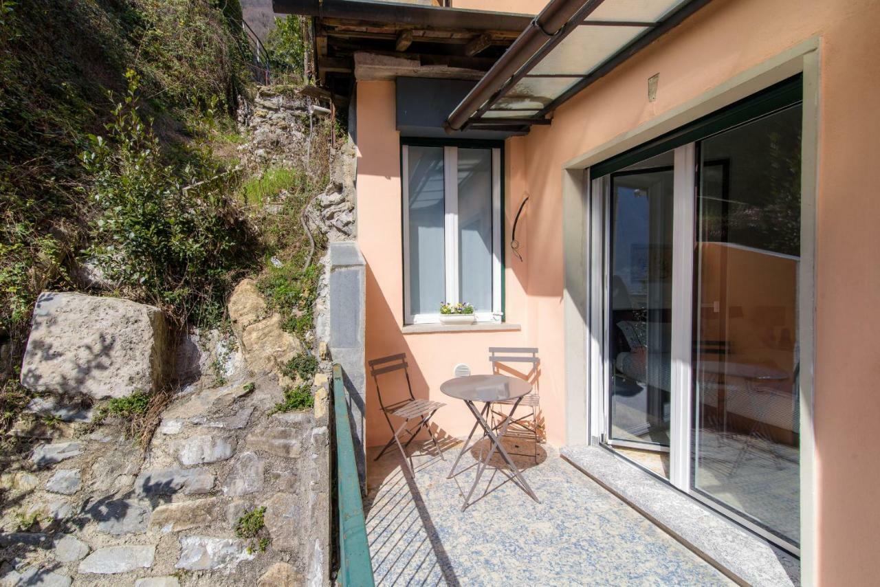 Al Pontile - The House Of Travelers Villa Sala Comacina Exteriör bild